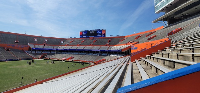 上半场太拉！唐斯14中6空砍24分8篮板3助攻