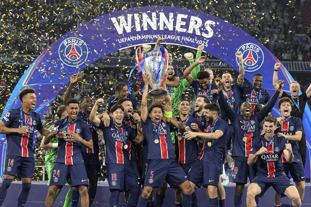 Shams：雄鹿愿与字母哥探讨留队或交易可能性，尼克斯不再是首选下家