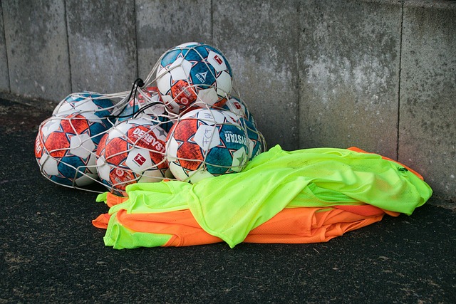 解析国米中场名将，球迷怒斥到莱万为他点赞，双刃剑用好能成惊喜