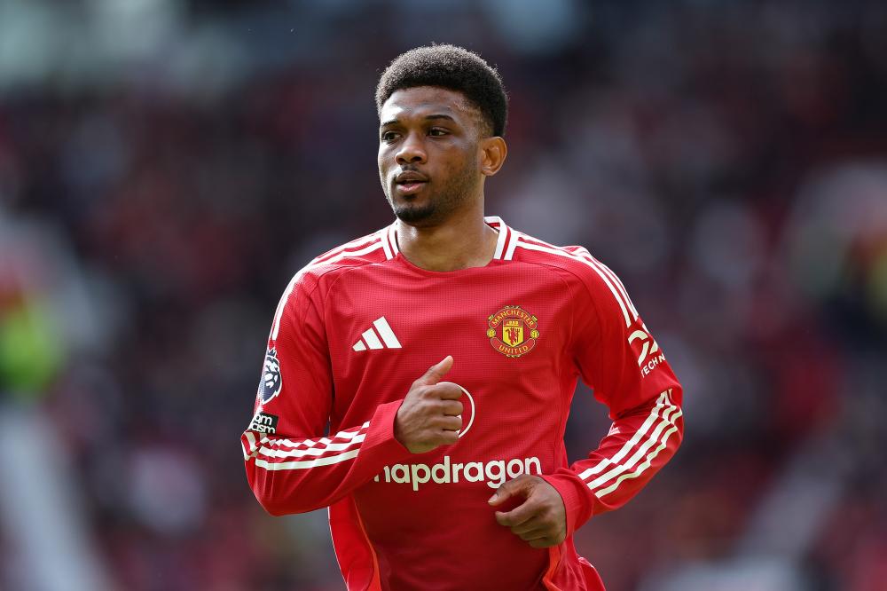 子弹官方：利伯蒂生病缺席今日对阵36人，德弗斯代替其出战